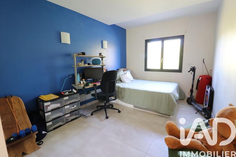 Maison - 239 m² - 7 pièces