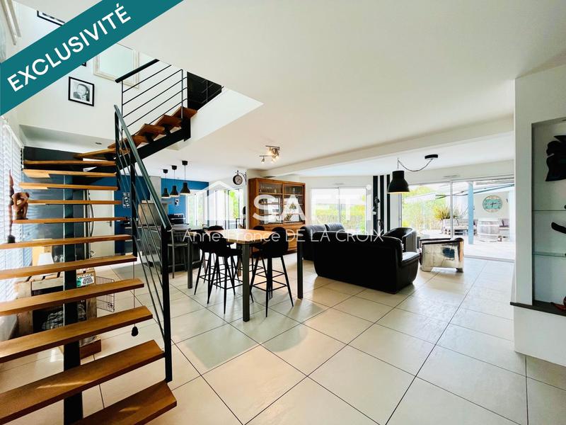 Maison - 205 m² - 7 pièces