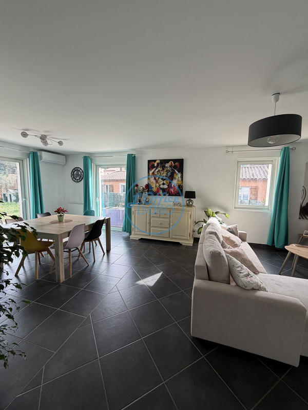 Maison - 102 m² - 5 pièces