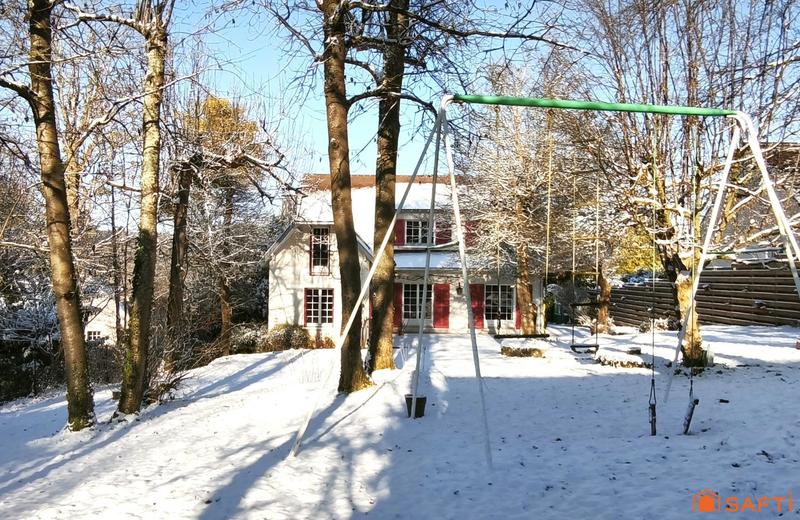 Maison - 179 m² - 9 pièces