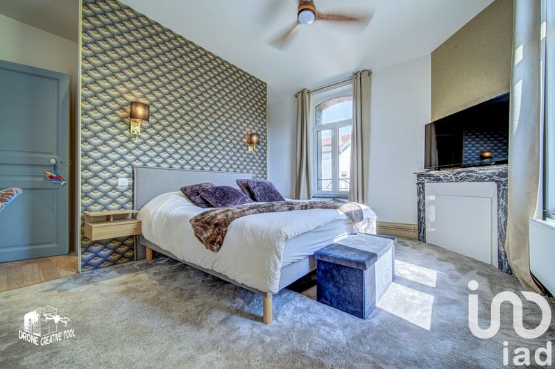 Maison - 323 m² - 13 pièces