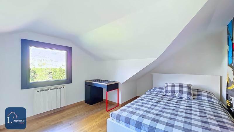 Maison - 228 m² - 7 pièces