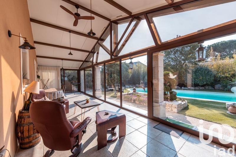 Maison - 215 m² - 8 pièces