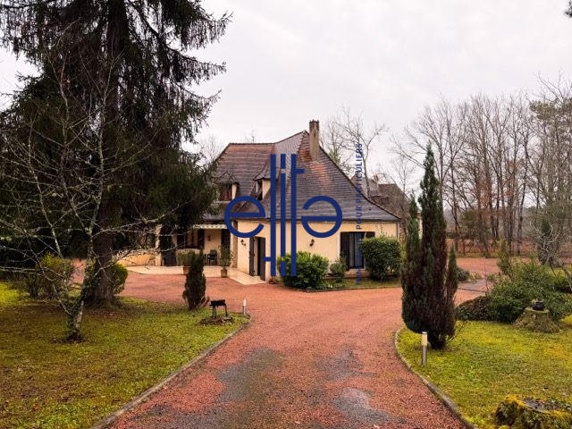 Maison - 155 m² - 7 pièces