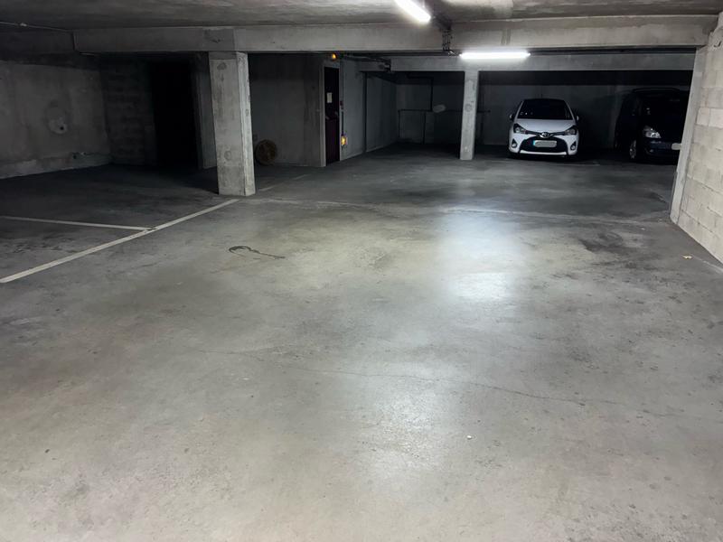 Parking / Garage - 12 m²