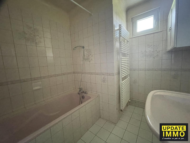 Maison - 137 m² - 8 pièces