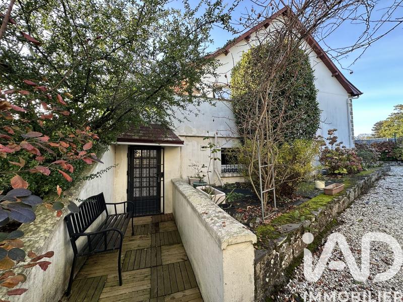 Maison - 180 m² - 6 pièces