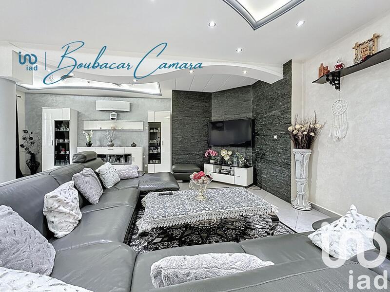 Maison - 203 m² - 8 pièces