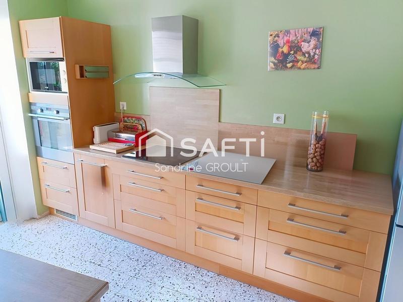 Maison - 250 m² - 10 pièces