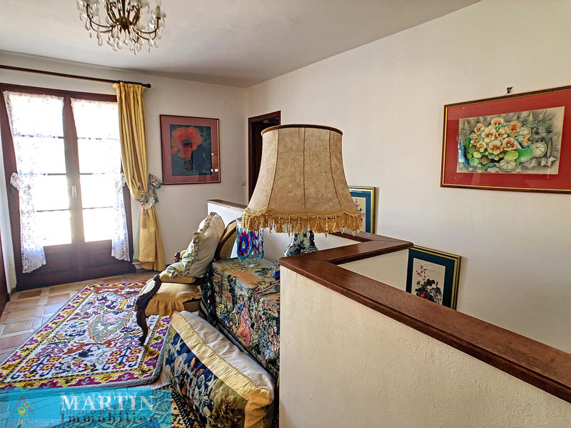 Villa - 269 m² - 12 pièces