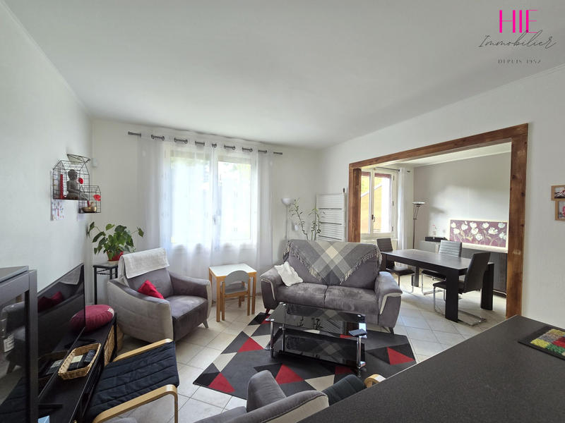 Maison traditionnelle - 90 m² - 6 pièces