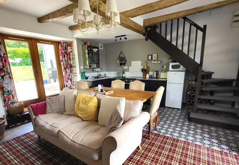 Maison en pierre - 237 m² - 8 pièces