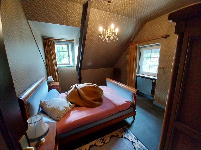 Maison traditionnelle - 197 m² - 9 pièces