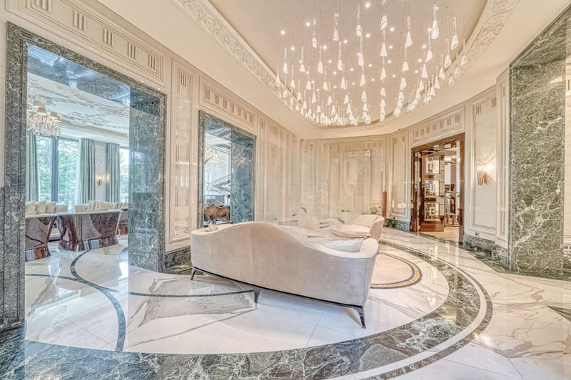 Appartement - 572 m² - 8 pièces