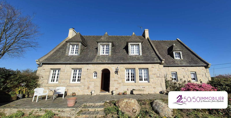 Maison traditionnelle - 142 m² - 7 pièces