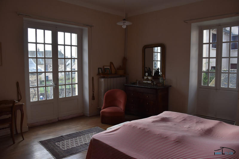 Maison ancienne - 456 m² - 9 pièces