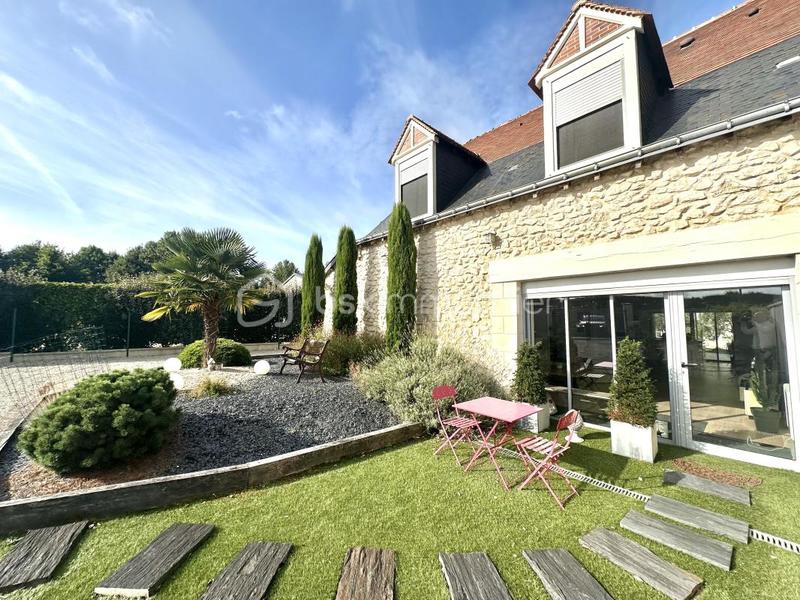 Maison - 201 m² - 6 pièces