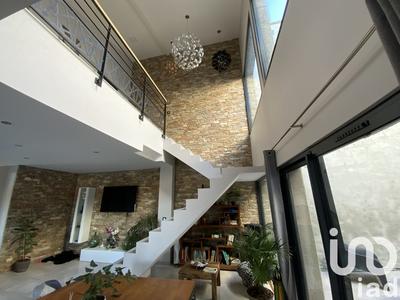 Maison - 305 m² - 7 pièces