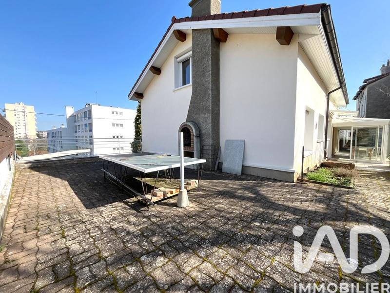 Maison - 197 m² - 7 pièces