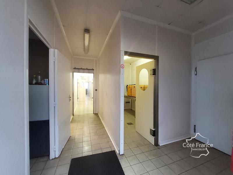 Local d'activité / Entrepôt - 208 m²