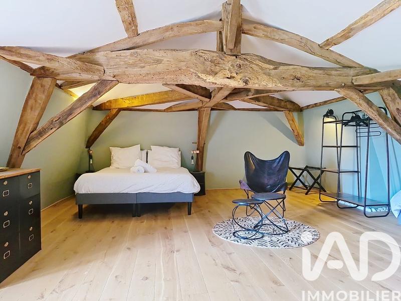 Maison - 437 m² - 12 pièces