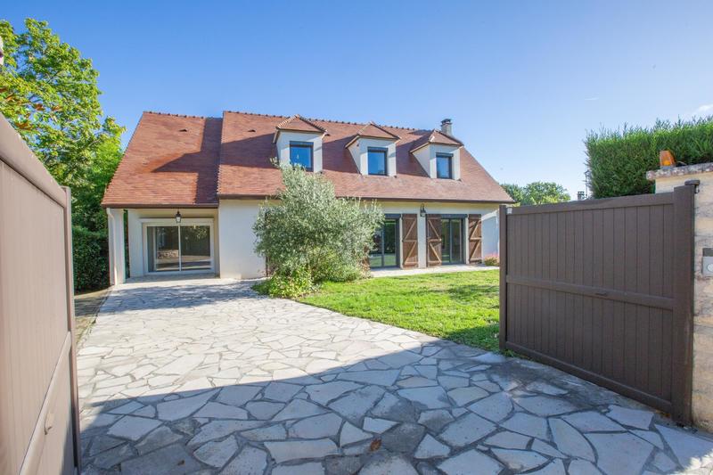 Maison - 180 m² - 7 pièces