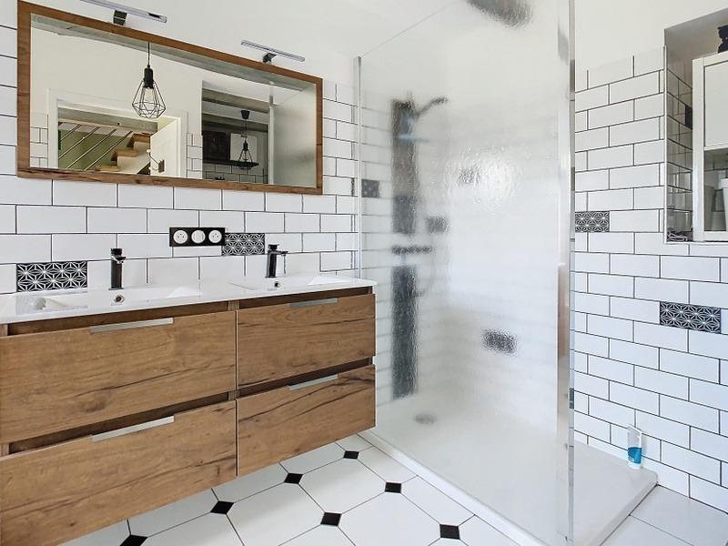 Corps de ferme - 190 m² - 6 pièces