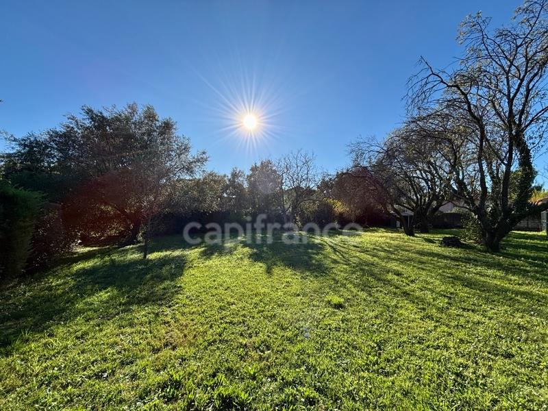 Terrain constructible - 870 m²