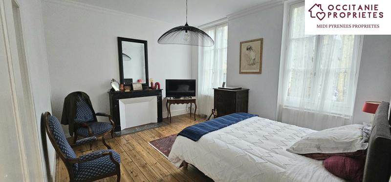 Maison de village - 242 m² - 10 pièces