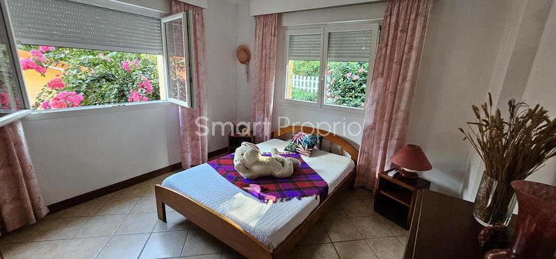 Maison - 239 m² - 9 pièces