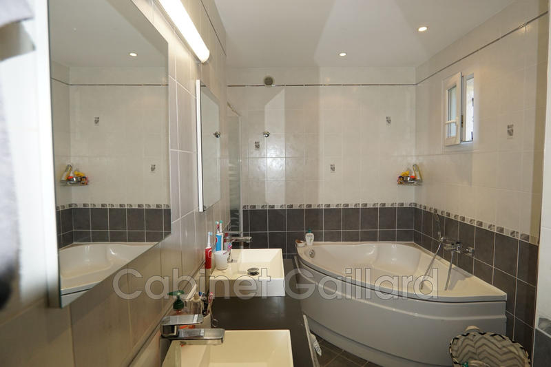 Maison - 98 m² - 3 pièces