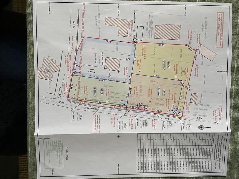 Terrain constructible - 1 038 m²