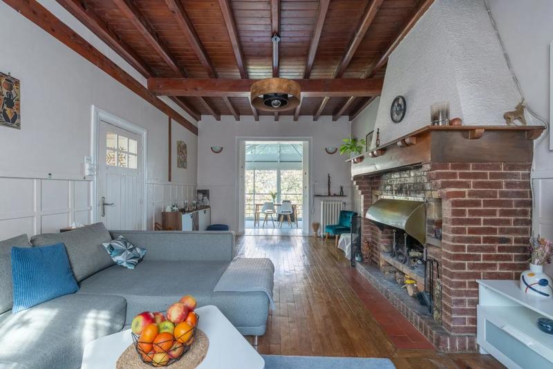 Maison - 180 m² - 8 pièces