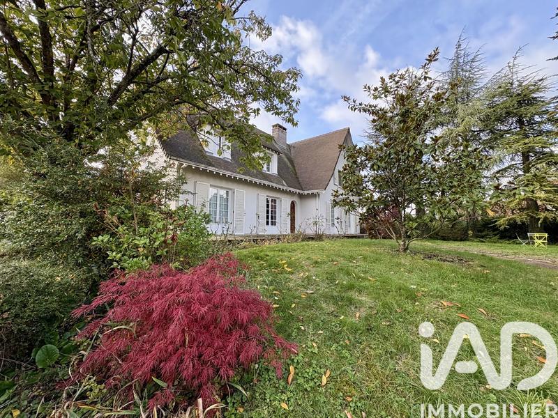 Maison - 216 m² - 10 pièces