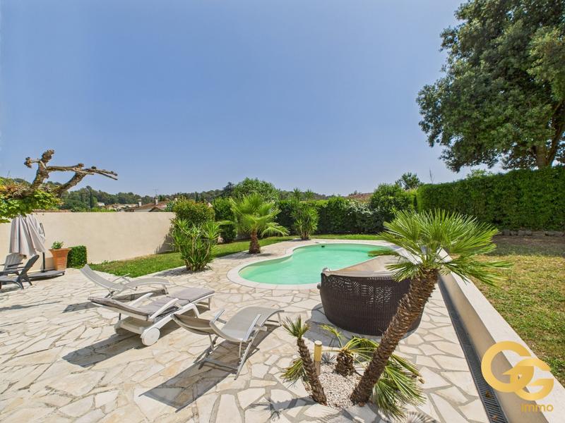 Maison - 194 m² - 7 pièces