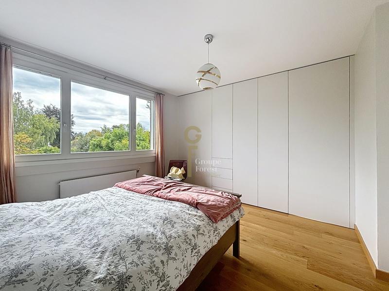 Maison - 300 m² - 10 pièces