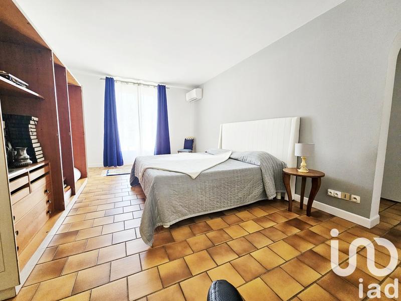 Maison - 260 m² - 8 pièces