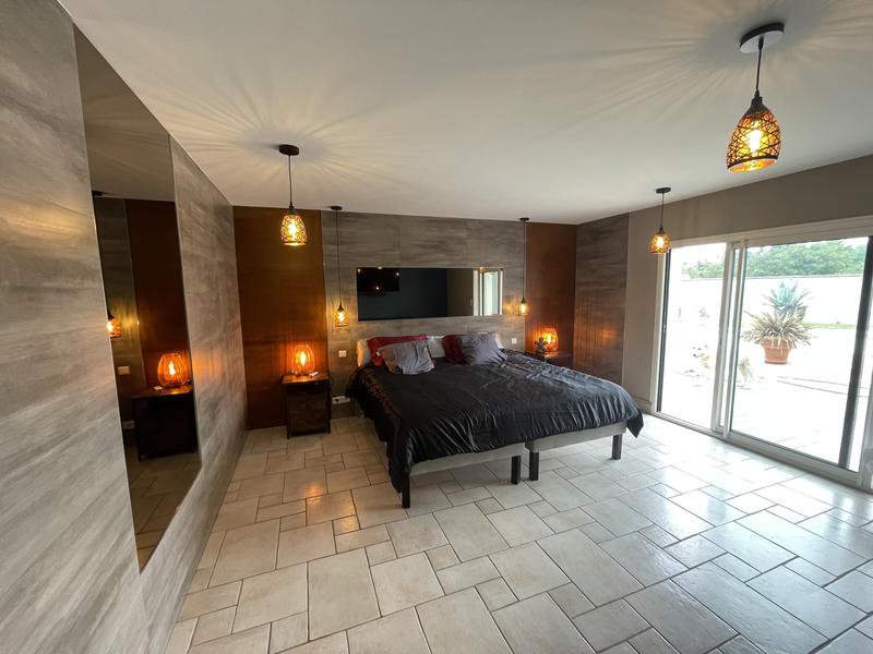 Maison - 270 m² - 6 pièces