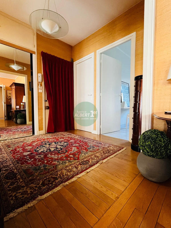 Appartement - 104 m² - 4 pièces