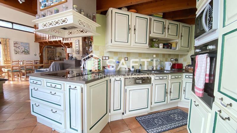 Appartement - 136 m² - 6 pièces