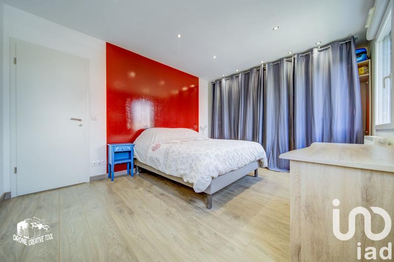 Maison - 93 m² - 5 pièces