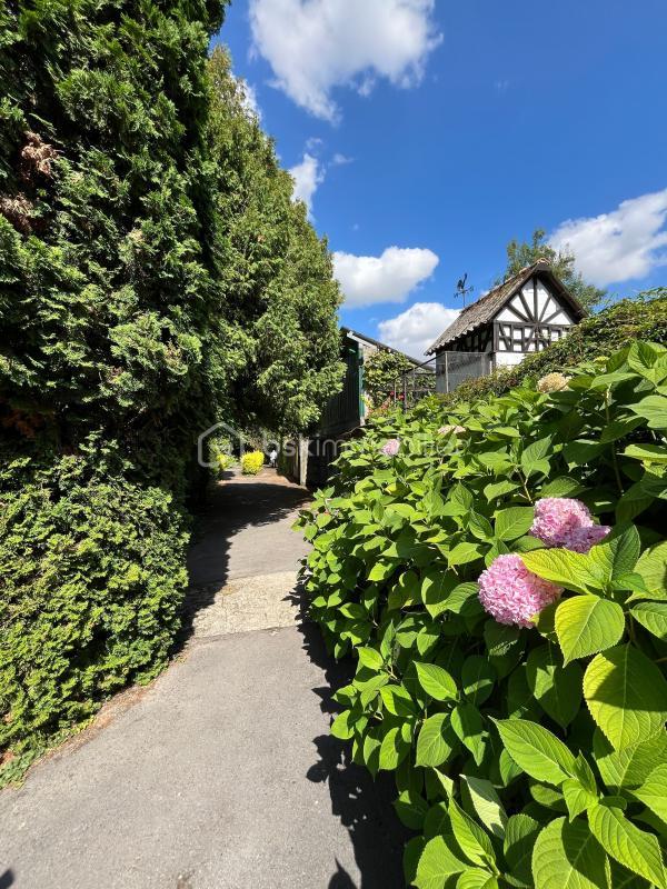 Demeure - 750 m² - 10 pièces