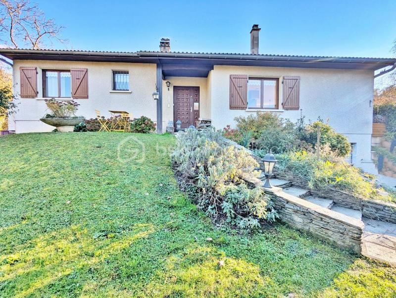 Maison traditionnelle - 143 m² - 5 pièces