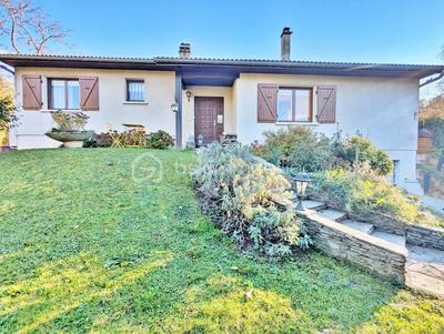 Maison traditionnelle - 143 m² - 5 pièces