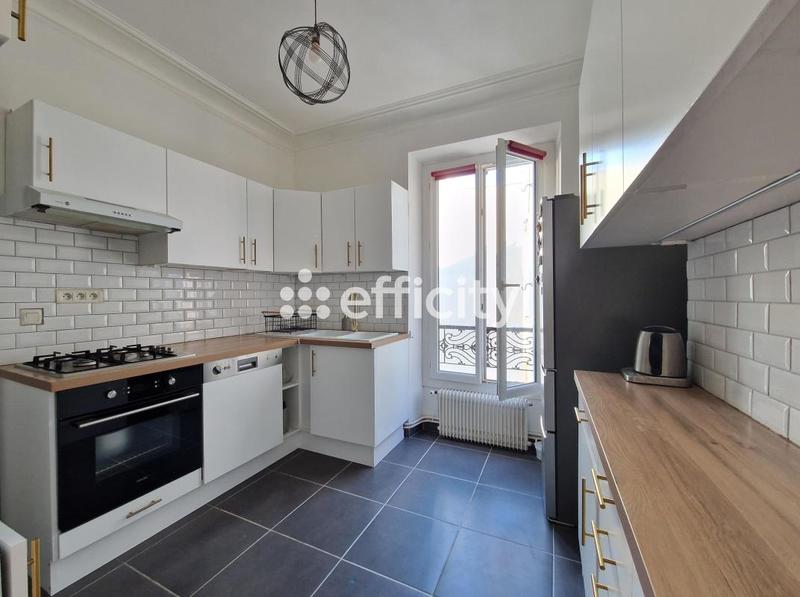 Appartement - 85 m² - 3 pièces