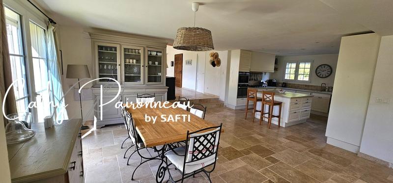Villa - 324 m² - 9 pièces