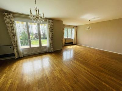 Appartement - 97 m² - 3 pièces