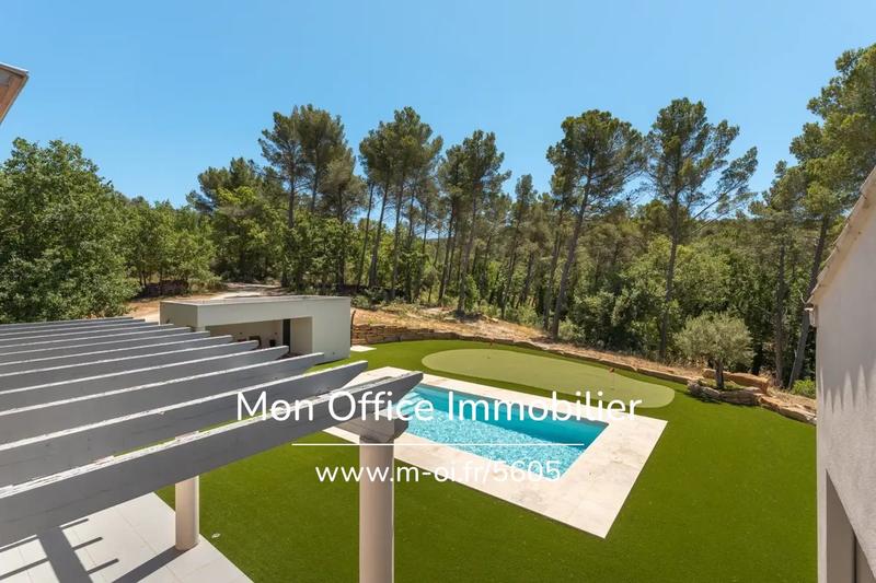 Villa - 220 m² - 5 pièces