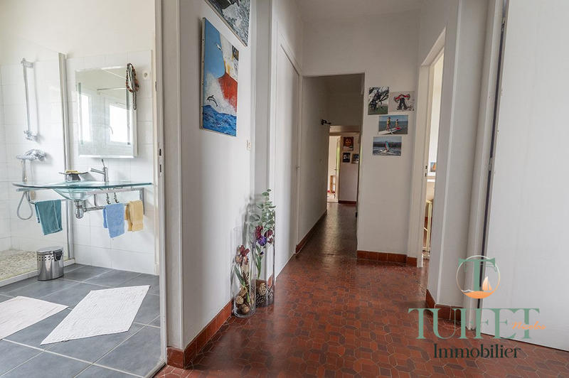 Maison - 220 m² - 9 pièces