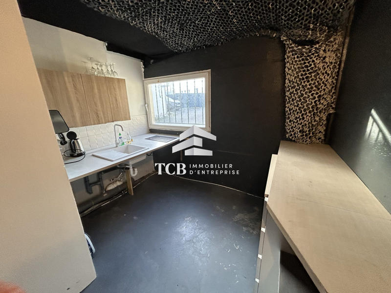 Local d'activités - 345 m²